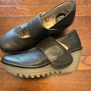 New without Box Womens Fly London size 38/8